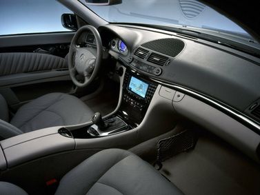 Mercedes-Benz E-Class ثالثاً (W211، S211)، سيدان — لوحة القيادة