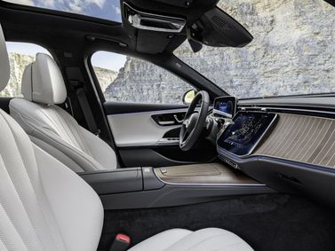 Mercedes-Benz E-Class السادس (W214، S214)، واجون 5 أبواب All-Terrain — منطقة السائق
