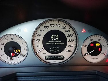 Mercedes-Benz E-Class عملية فيس ليفت III (W211، S211)، سيدان — لوحة العدادات