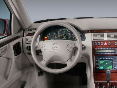Mercedes-Benz E-Class فيس ليفت II (W210، S210)، واجون 5 أبواب — منطقة السائق