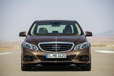 Mercedes-Benz E-Class عملية فيس ليفت IV (W212، S212، C207)، سيدان — منظر أمامي