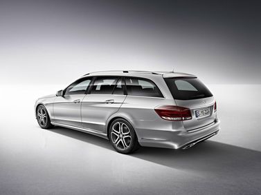 Mercedes-Benz E-Class عملية فيس ليفت IV (W212، S212، C207)، واجون 5 أبواب — منظر خلفي أيمن