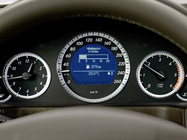 Mercedes-Benz E-Class IV (W212، S212، C207)، واجون 5 أبواب — لوحة العدادات