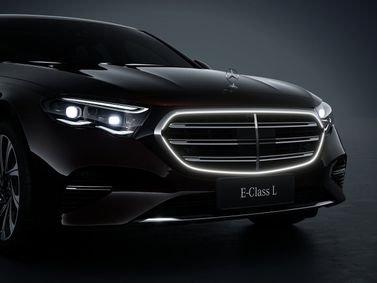 Mercedes-Benz E-Class السادس (W214، S214)، سيدان Long — منظر أمامي