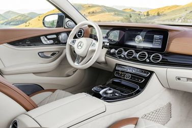 Mercedes-Benz E-Class V (W213، S213، C238)، سيدان — منطقة السائق