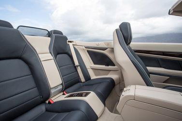 Mercedes-Benz E-Class عملية فيس ليفت IV (W212، S212، C207)، قابلة للتحويل — المقاعد الخلفية