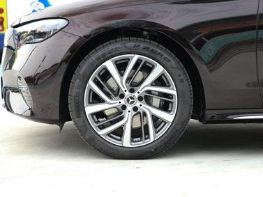 Mercedes-Benz E-Class السادس (W214، S214)، سيدان Long — جنط العجلة