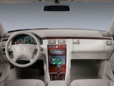 Mercedes-Benz E-Class فيس ليفت II (W210، S210)، سيدان — لوحة القيادة