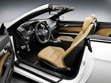Mercedes-Benz E-Class IV (W212، S212، C207)، قابلة للتحويل — منطقة السائق
