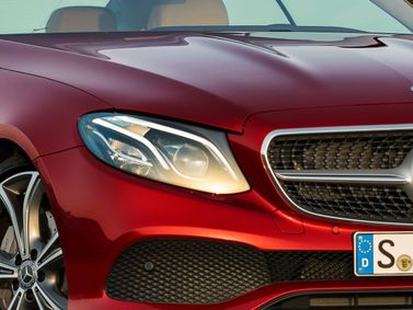 Mercedes-Benz E-Class V (W213، S213، C238)، كوبيه - سقف صلب — الجزء الأمامي من السيارة عن قرب