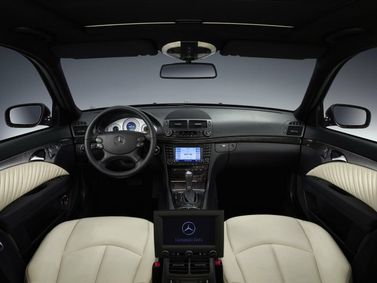 Mercedes-Benz E-Class عملية فيس ليفت III (W211، S211)، واجون 5 أبواب — لوحة القيادة