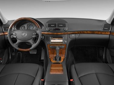 Mercedes-Benz E-Class عملية فيس ليفت III (W211، S211)، سيدان — لوحة القيادة