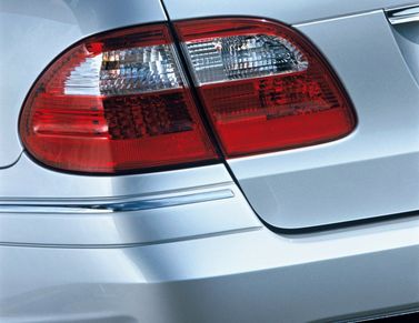 Mercedes-Benz E-Class ثالثاً (W211، S211)، واجون 5 أبواب — المصباح الخلفي