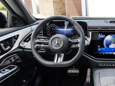 Mercedes-Benz E-Class السادس (W214، S214)، واجون 5 أبواب — عجلة القيادة