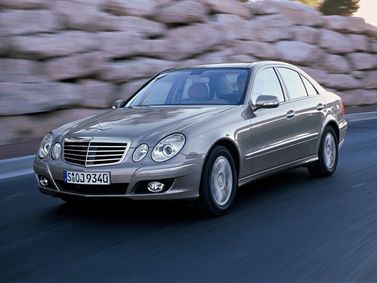 Mercedes-Benz E-Class عملية فيس ليفت III (W211، S211)، سيدان — منظر أمامي أيمن
