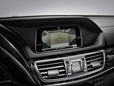 Mercedes-Benz E-Class عملية فيس ليفت IV (W212، S212، C207)، سيدان — شاشة نظام المعلومات والترفيه