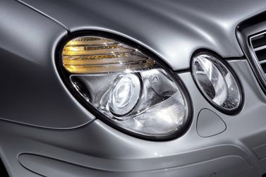 Mercedes-Benz E-Class عملية فيس ليفت III (W211، S211)، واجون 5 أبواب — المصباح الأمامي
