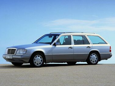 Mercedes-Benz E-Class I (W124)، واجون 5 أبواب — منظر أمامي أيسر