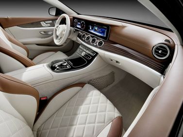 Mercedes-Benz E-Class V (W213، S213، C238)، واجون 5 أبواب — لوحة القيادة