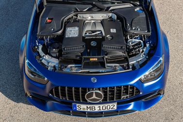 Mercedes-Benz E-Class AMG عملية فيس ليفت V (W213)، واجون 5 أبواب — حجرة المحرك