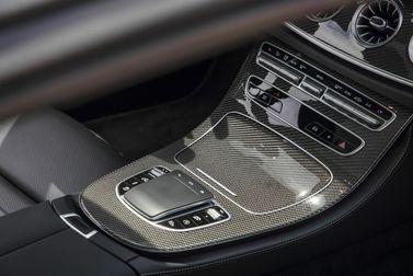 Mercedes-Benz E-Class AMG عملية فيس ليفت V (W213)، كوبيه — الكونسول الوسطي