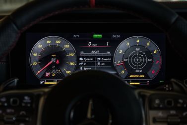 Mercedes-Benz E-Class AMG V (W213)، كوبيه — لوحة العدادات