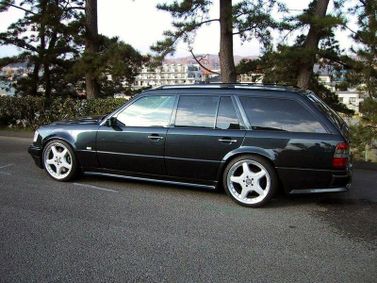 Mercedes-Benz E-Class AMG I (W124)، واجون 5 أبواب — منظر من الجانب الأيسر