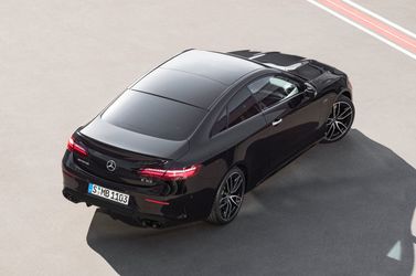 Mercedes-Benz E-Class AMG V (W213)، كوبيه — منظر خلفي أيمن