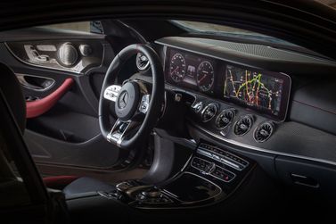 Mercedes-Benz E-Class AMG V (W213)، كوبيه — لوحة القيادة