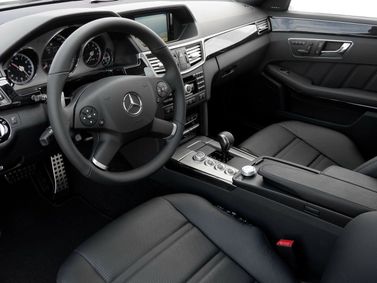 Mercedes-Benz E-Class AMG IV (W212، S212)، سيدان — منطقة السائق