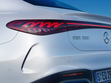 Mercedes-Benz EQS، ليفتباك — المصباح الخلفي