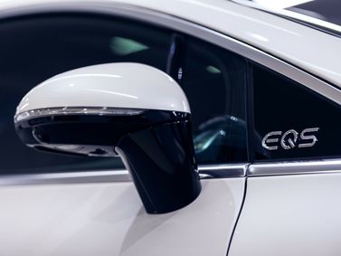 Mercedes-Benz EQS، ليفتباك — مرآة جانبية
