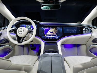 Mercedes-Benz EQS I عملية شد الوجه، ليفتباك — لوحة القيادة