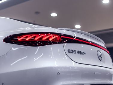 Mercedes-Benz EQS، ليفتباك — المصباح الخلفي