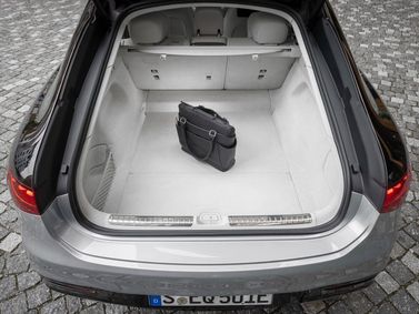 Mercedes-Benz EQS، ليفتباك — حجرة الأمتعة