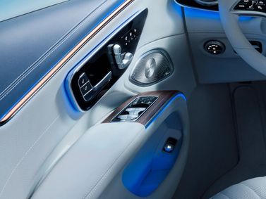 Mercedes-Benz EQS، ليفتباك — تفصيل داخلي