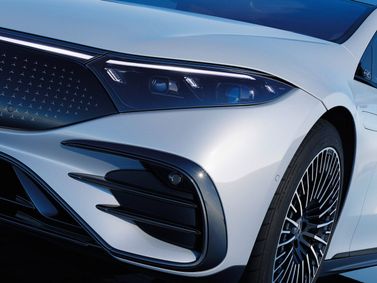 Mercedes-Benz EQS، ليفتباك — منظر أمامي