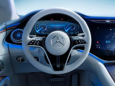 Mercedes-Benz EQS، ليفتباك — منطقة السائق