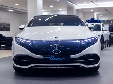 Mercedes-Benz EQS، ليفتباك — منظر أمامي