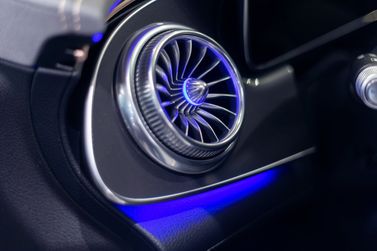 Mercedes-Benz EQS، ليفتباك — تفصيل داخلي