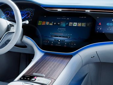 Mercedes-Benz EQS، ليفتباك — لوحة القيادة