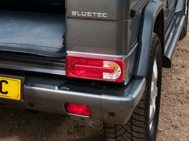 Mercedes-Benz G-Class II (W463 W463) فيس ليفت 2، دفع رباعي 5 أبواب — الجزء الخلفي من السيارة عن قرب