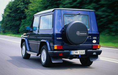 Mercedes-Benz G-Class II (W463 W463) فيس ليفت 2، دفع رباعي 3 أبواب — منظر خلفي أيسر