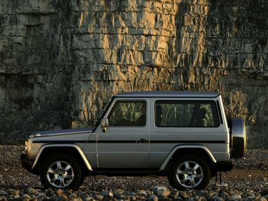 Mercedes-Benz G-Class II (W463 W463) فيس ليفت 1، دفع رباعي 3 أبواب — منظر من الجانب الأيسر