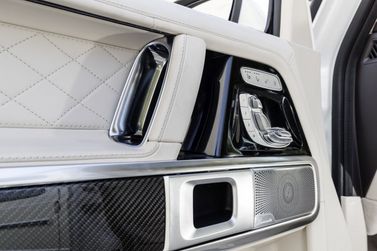 Mercedes-Benz G-Class AMG II (W463)، دفع رباعي 5 أبواب — تفصيل داخلي