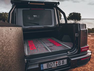 Mercedes-Benz G-Class AMG II (W463)، بيك أب بكابينة مزدوجة — حجرة الأمتعة