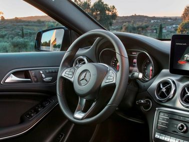 Mercedes-Benz GLA I (X156) فيس ليفت I (X156)، دفع رباعي 5 أبواب — منطقة السائق