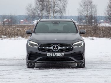 Mercedes-Benz GLA II (H247)، دفع رباعي 5 أبواب — منظر أمامي