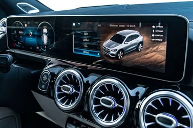 Mercedes-Benz GLA II (H247)، دفع رباعي 5 أبواب — شاشة نظام المعلومات والترفيه
