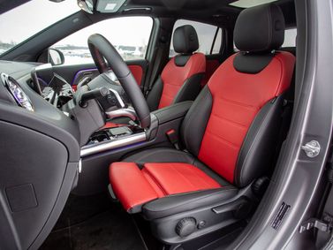 Mercedes-Benz GLA II (H247)، دفع رباعي 5 أبواب — منطقة السائق